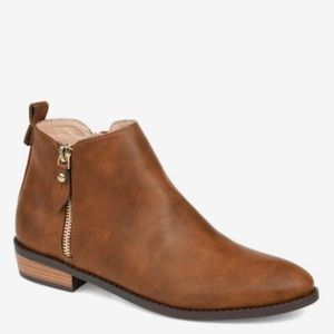 Journee Collection Ellis bootie size 12